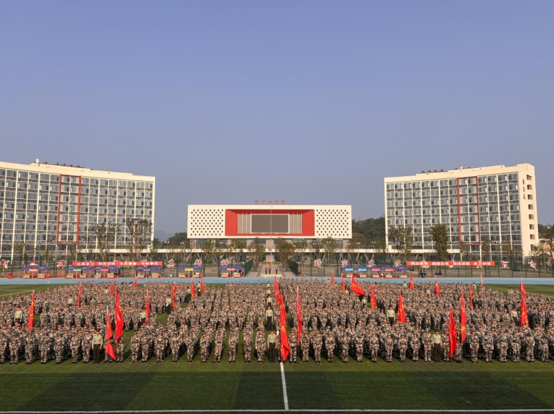 迷彩“新兵”集结完毕，热血开训！